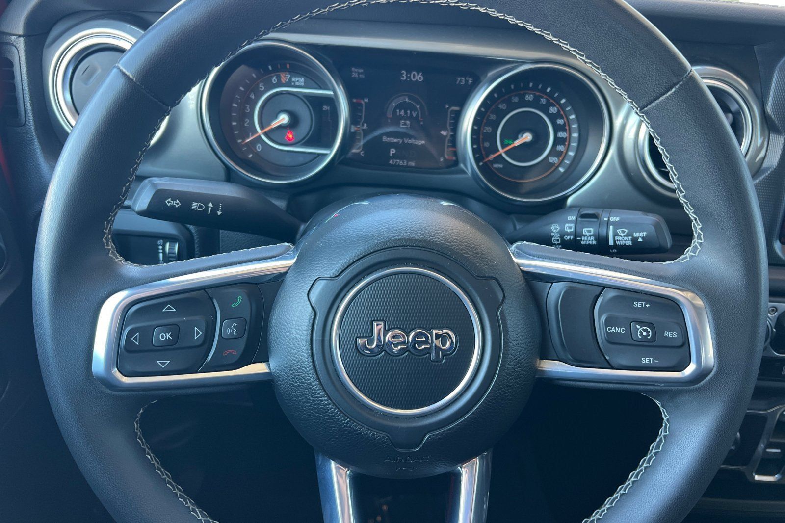 Used 2023 Jeep Wrangler Unlimited Sahara AWD/4WD image 25