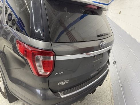Used 2018 Ford Explorer XLT w/ Equipment Group 202A image 10