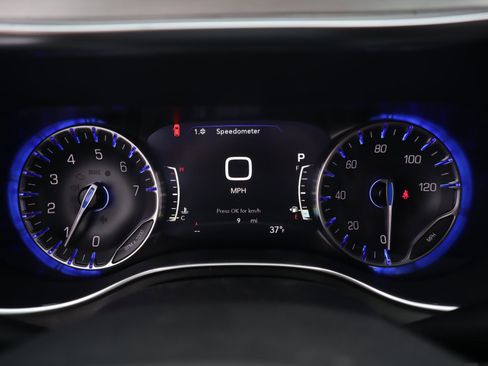 New 2026 Chrysler Pacifica Pinnacle image 4