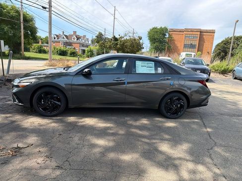 New 2026 Hyundai Elantra SEL Sport FWD image 4