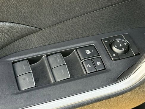 Used 2025 Toyota RAV4 SE w/ Convenience Package image 20