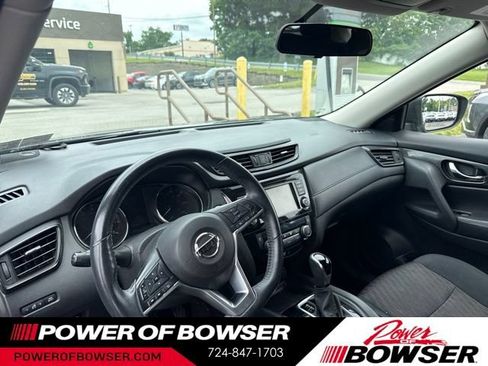 Used 2018 Nissan Rogue SV AWD/4WD image 3