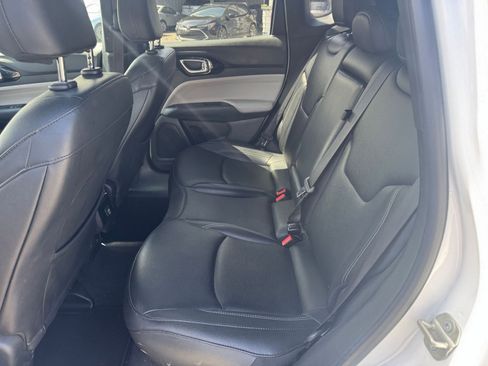 Used 2025 Jeep Compass Limited image 27