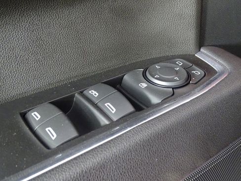 Used 2025 GMC Sierra 1500 Elevation image 16