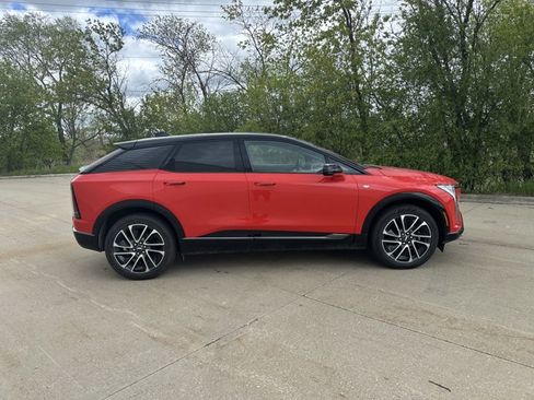 New 2025 Cadillac Optiq Sport 2 w/ LPO, Floor Liner Package image 4