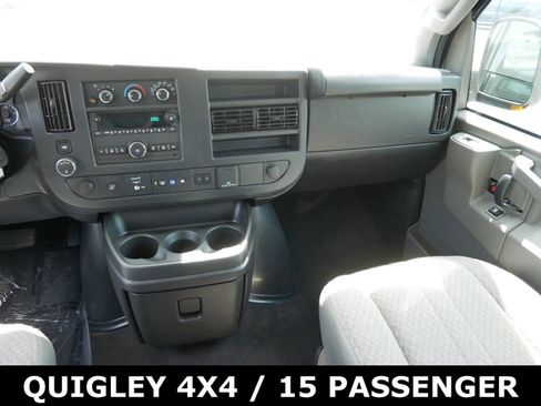 Used 2024 Chevrolet Express 3500 LT w/ LT Preferred Equipment Group RWD image 16
