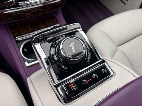 Used 2019 Rolls-Royce Phantom Sedan image 28