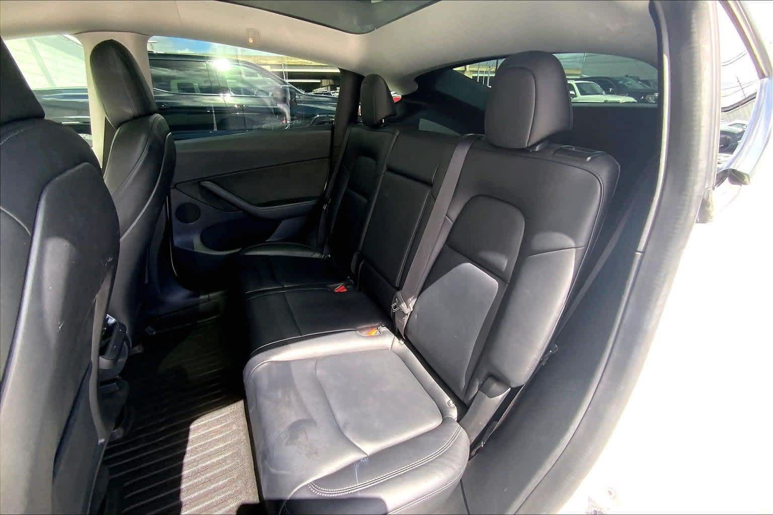 Used 2022 Tesla Model Y Performance AWD/4WD image 29