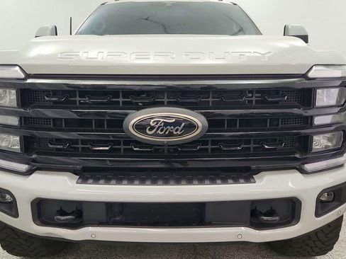 Used 2025 Ford F250 Lariat w/ Lariat Ultimate Package AWD/4WD image 37
