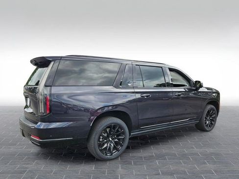 Certified 2025 Cadillac Escalade ESV Sport AWD/4WD image 7