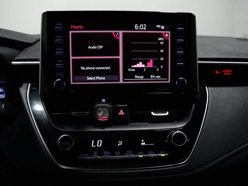 Used 2021 Toyota Corolla SE image 12