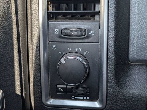 Used 2017 RAM 3500 SLT AWD/4WD image 15