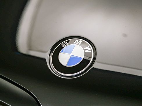 Used 2024 BMW X5 xDrive40i w/ M Sport Package AWD/4WD image 9