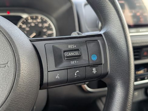 Used 2023 Nissan Rogue SV AWD/4WD image 22