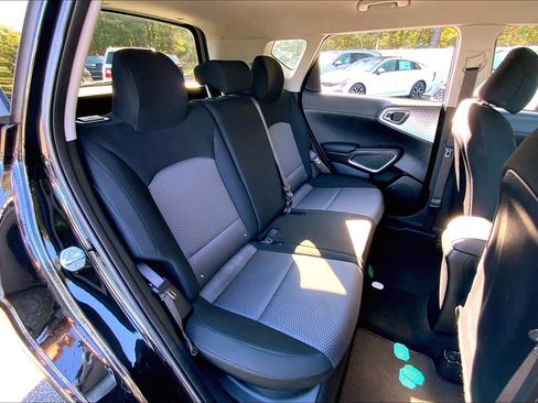 Used 2023 Kia Soul LX w/ LX Technology Package image 29