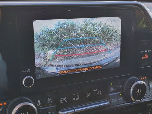 Certified 2024 Toyota Highlander XLE AWD/4WD image 21