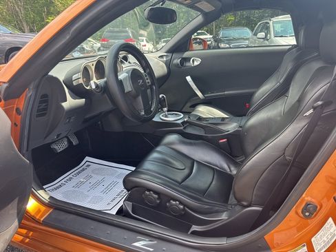 Used 2005 Nissan 350Z Touring image 25