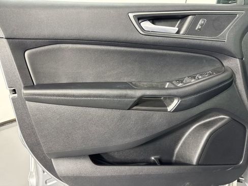 Used 2022 Ford Edge SE w/ Cargo Accessory Package image 18