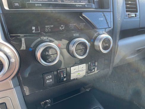 Used 2016 Toyota Sequoia Platinum AWD/4WD image 24