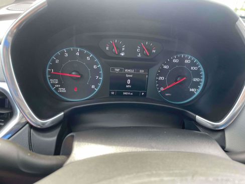 Used 2020 Chevrolet Equinox LS w/ LS Convenience Package FWD image 9