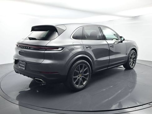 Certified 2024 Porsche Cayenne AWD/4WD image 15