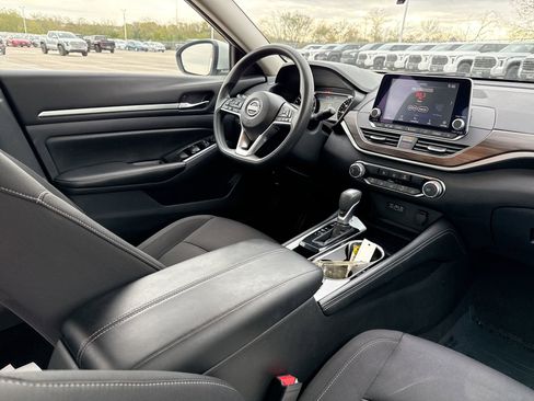 Used 2023 Nissan Altima 2.5 SV image 22