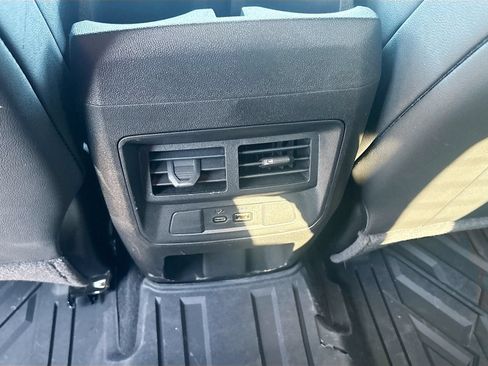 Used 2025 Chevrolet Colorado Z71 w/ Z71 Convenience Package 2 AWD/4WD image 24