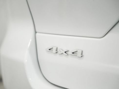 Certified 2023 Jeep Grand Cherokee Laredo AWD/4WD image 9