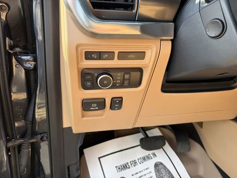 Used 2022 Ford F150 Lariat w/ Equipment Group 502A High AWD/4WD image 16