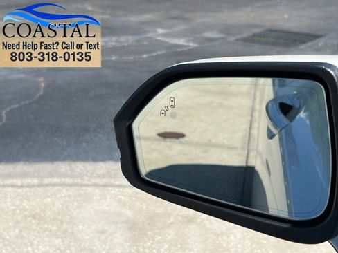Used 2020 Lincoln MKZ w/ Convenience Package FWD image 33