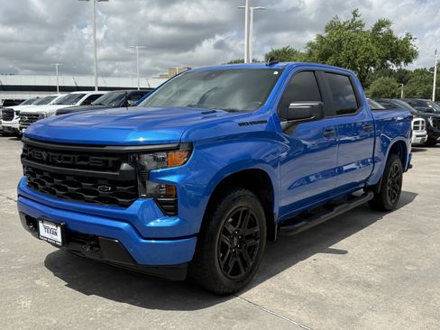 Used 2025 Chevrolet Silverado 1500 Custom w/ Turbomax Blackout Package RWD image 9