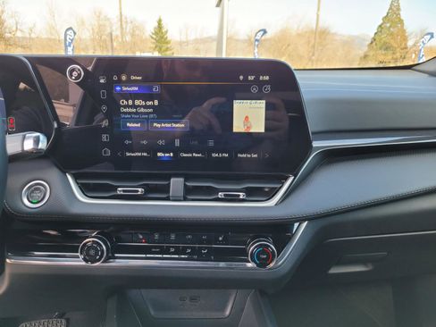 Used 2025 Chevrolet Equinox LT AWD/4WD image 24