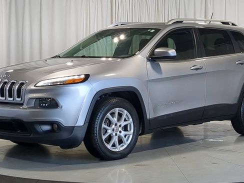 Used 2014 Jeep Cherokee Latitude w/ Comfort/Convenience Group FWD image 5