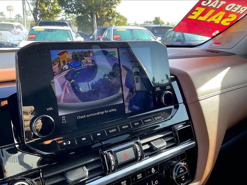 Used 2023 Nissan Pathfinder Platinum w/ Cargo Package image 20