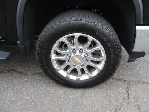 Used 2024 Chevrolet Silverado 2500 LTZ AWD/4WD image 38