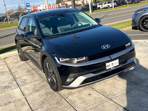 New 2026 Hyundai Ioniq 5 SE image 8