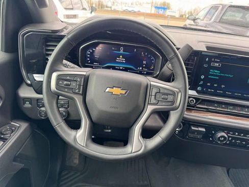 Used 2025 Chevrolet Silverado 1500 LT image 12