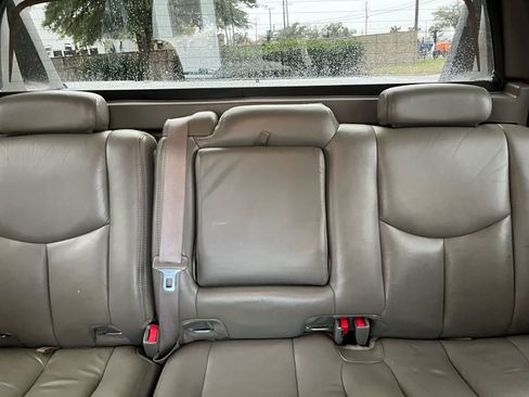 Used 2005 Chevrolet Avalanche Z66 w/ Preferred Equipment Group image 29