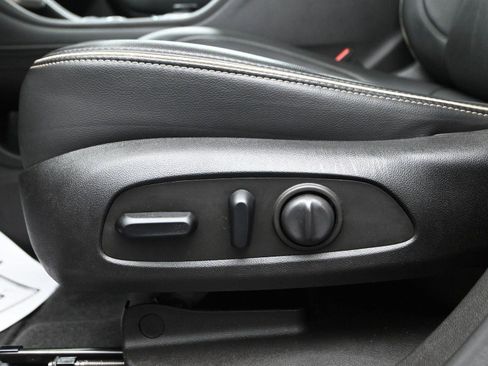 Used 2022 GMC Acadia Denali w/ Denali Ultimate Package image 26