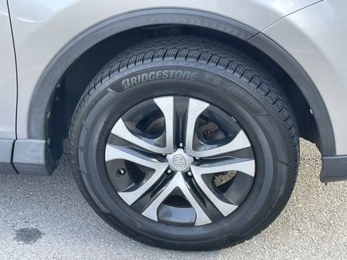 Used 2018 Toyota RAV4 LE image 11