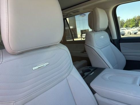 New 2026 Ford Expedition Max Platinum image 17