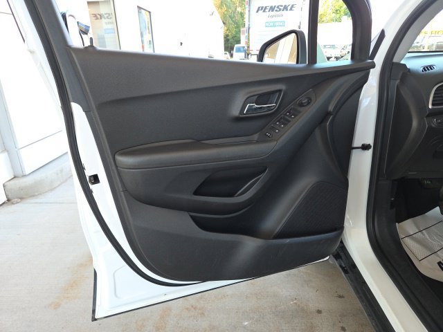 Used 2017 Chevrolet Trax LS FWD image 35