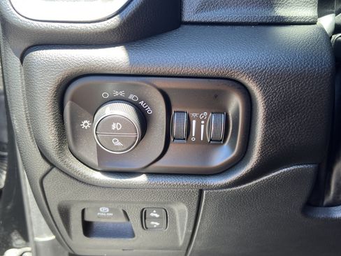 Used 2023 RAM 1500 Laramie AWD/4WD image 35