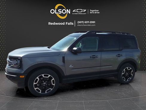 Used 2023 Ford Bronco Sport Outer Banks w/ Tech Package AWD/4WD image 2