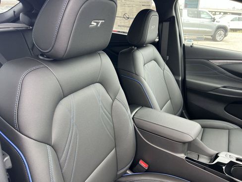 New 2026 Buick Envista Sport Touring w/ Convenience II Package FWD image 30
