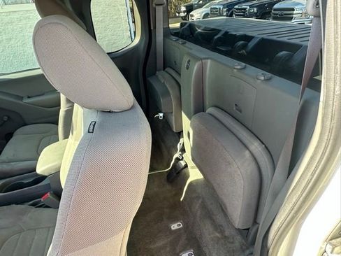 Used 2018 Nissan Frontier S image 14