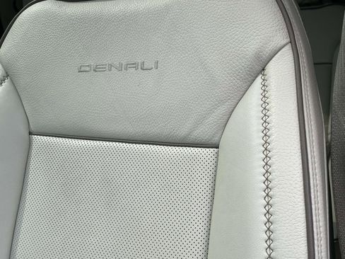 Used 2021 GMC Yukon Denali w/ Denali Premium Package RWD image 19