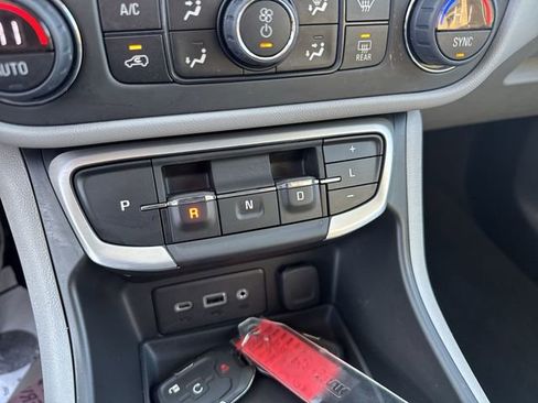 Certified 2022 GMC Terrain SLE w/ Driver Convenience Package image 15