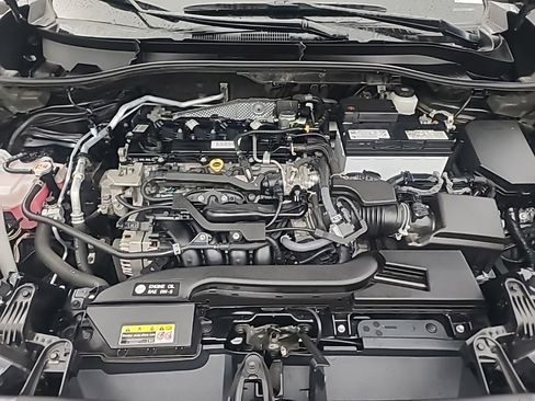 Used 2024 Toyota Corolla Cross LE image 37