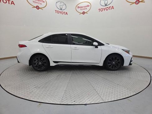 Certified 2023 Toyota Corolla SE FWD image 3